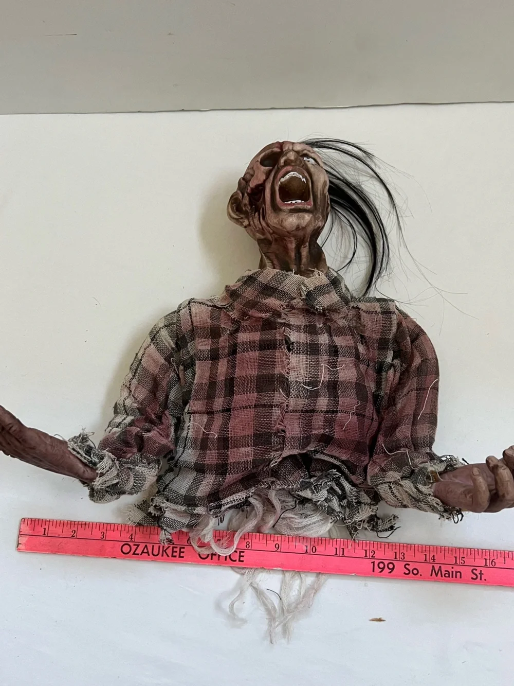 Zombie Torso Halloween Prop Severed Head Horror Haunted House Decor Screaming